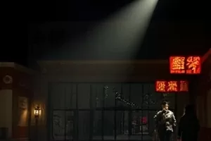 白塔旧事剧照:江边白塔的剪影与石阶上被雨水打湿的旧报纸